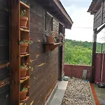 Apartament μονόχωρος με αυλή Vrasná