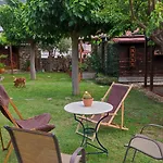 Apartament μονόχωρος με αυλή