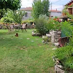 Apartament μονόχωρος με αυλή