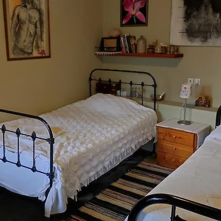 Appartamento Μονόχωρος Με Αυλή Vrasná