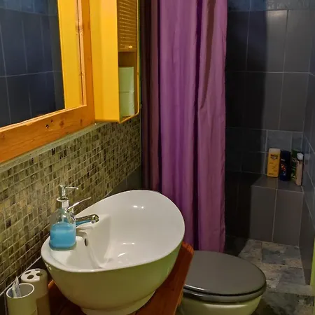 Μονόχωρος Με Αυλή Vrasná