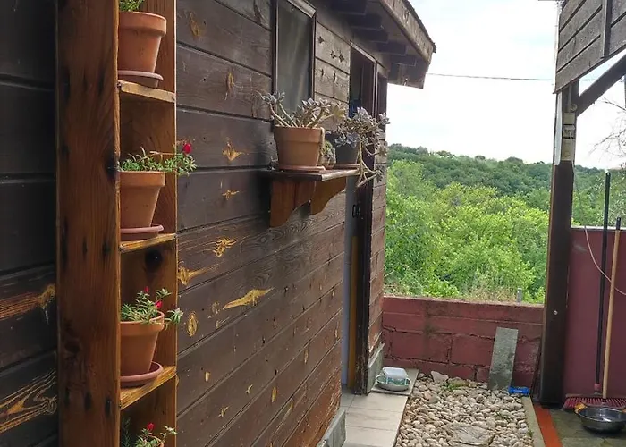 Appartamento Μονόχωρος Με Αυλή Vrasná